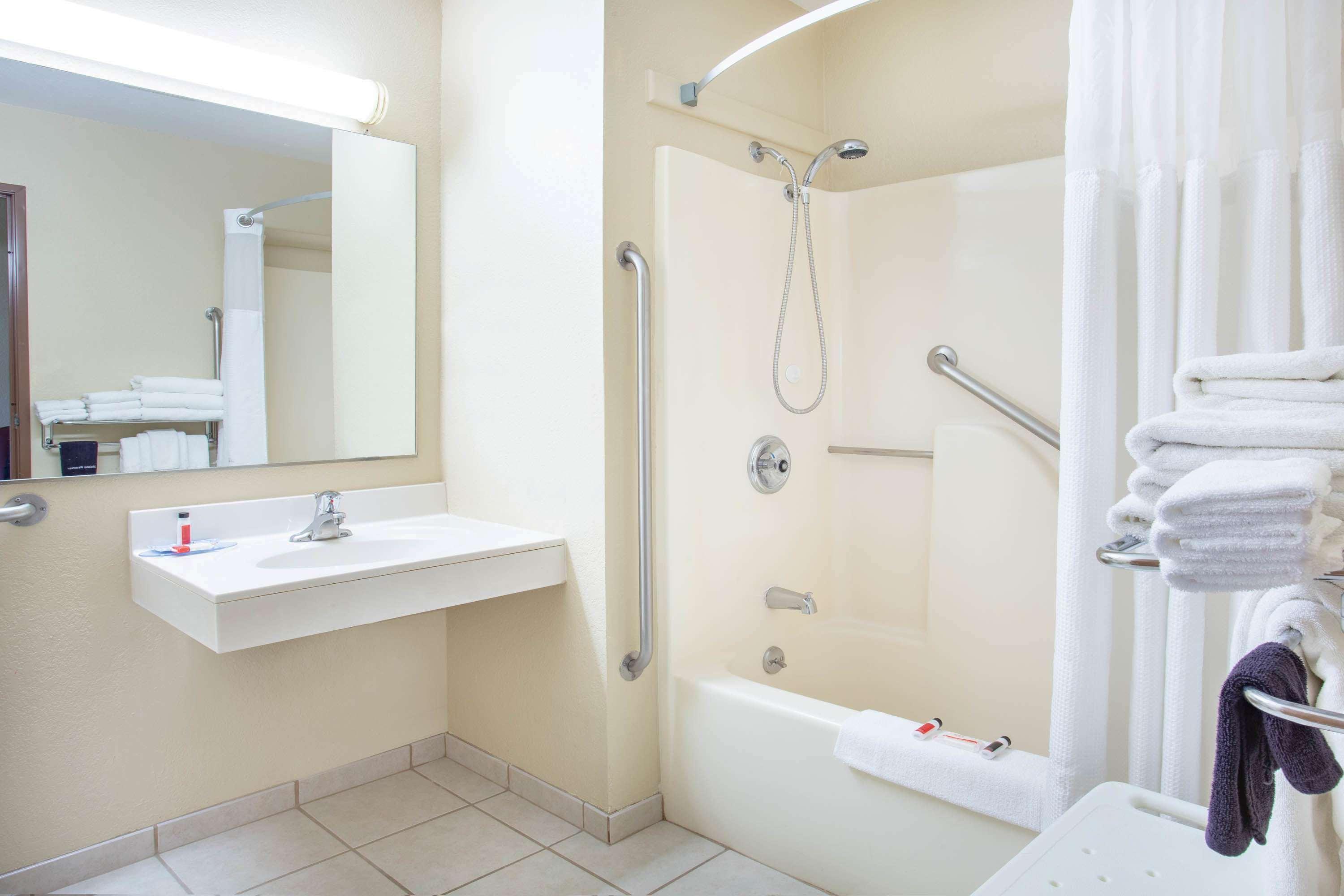 فندق Super 8 By Wyndham Lewistown المظهر الخارجي الصورة